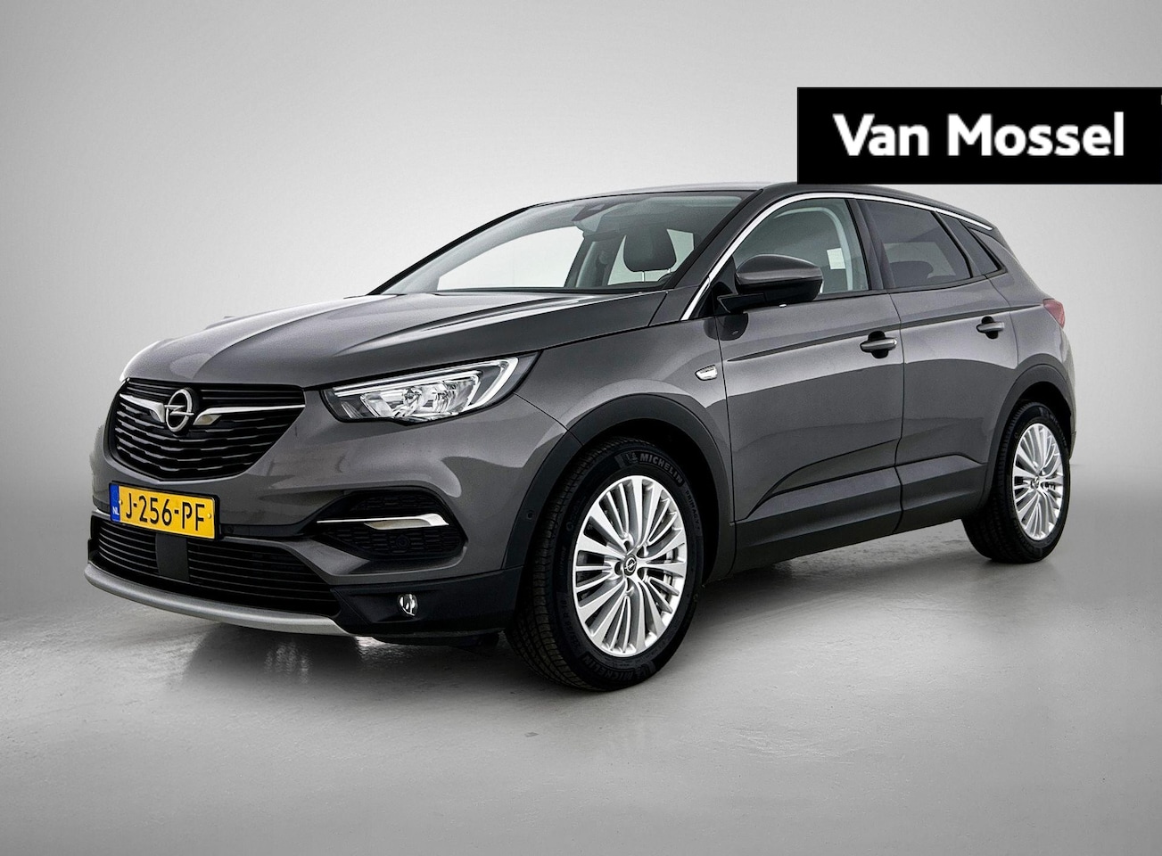Opel Grandland X - 1.2 Turbo Innovation | Camera | Stoelverwarming | Climate control - AutoWereld.nl
