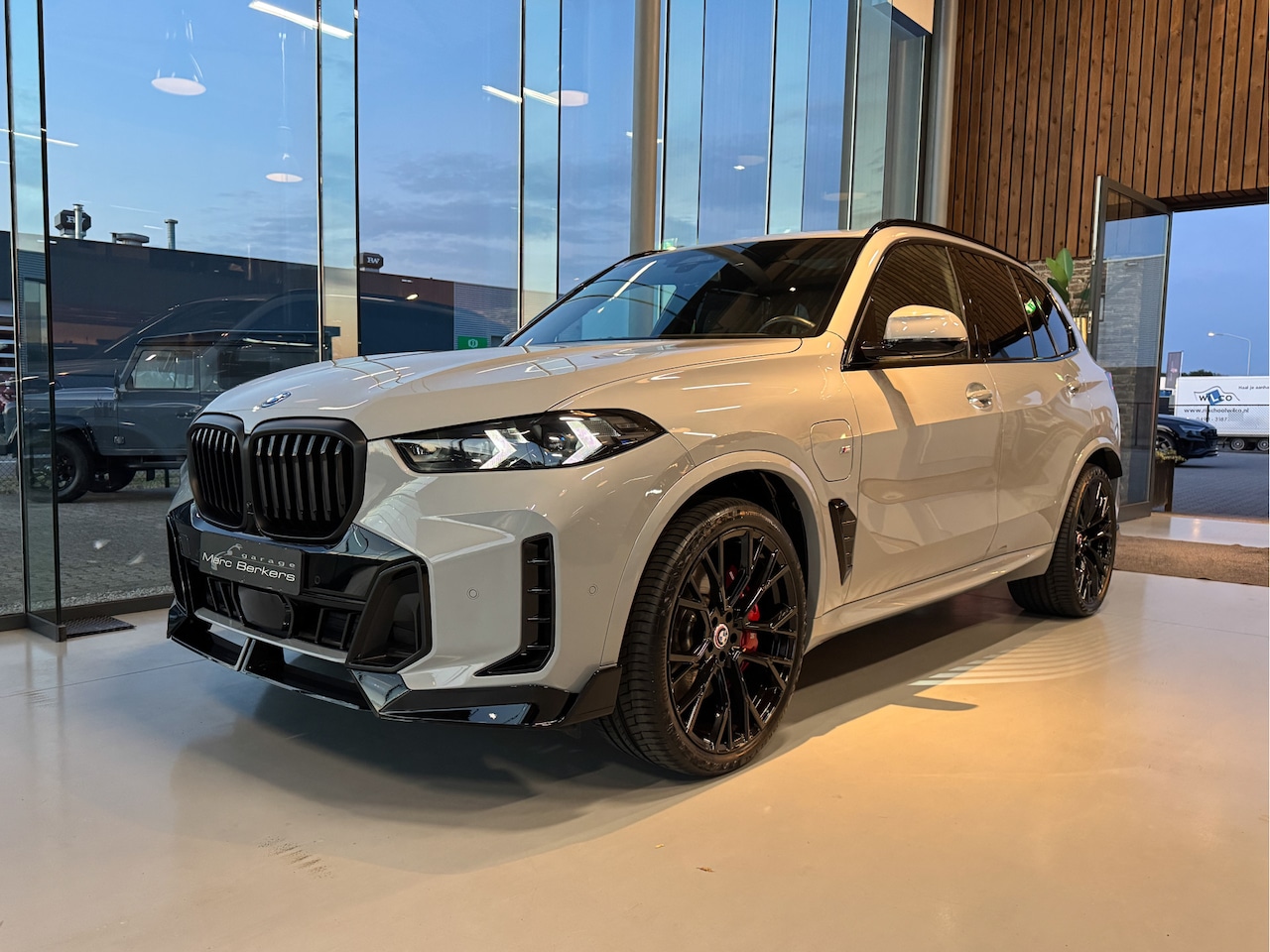 BMW X5 - xDrive50e M-Sport, Perform. pakket, Pano, SkyLounge, Stoelvent. 22" H+K - AutoWereld.nl