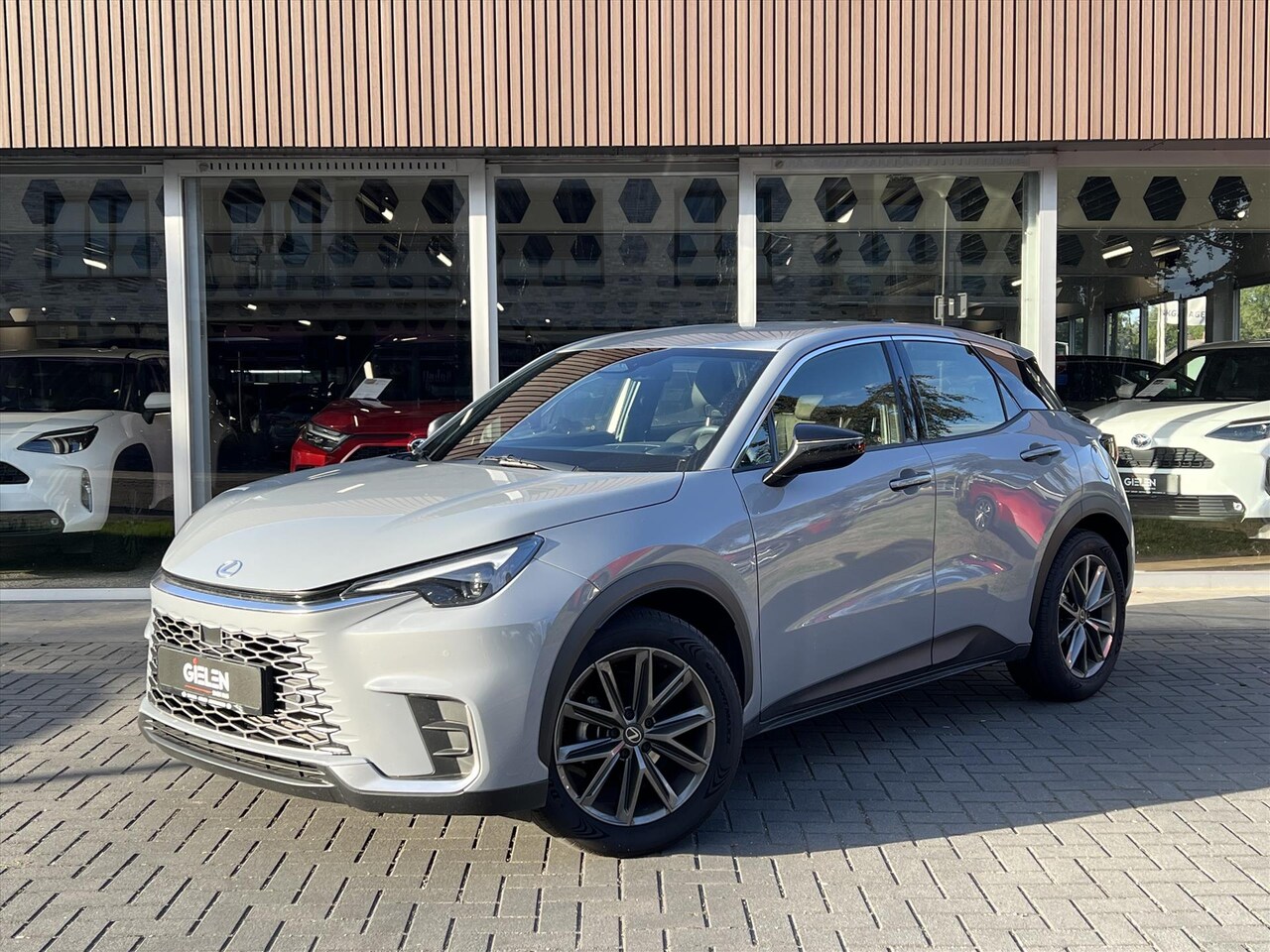 Lexus LBX - 1.5 Hybrid Elegant Black Edition | Tech Pack, Elektrische achterklep, Leer, Stoel + Stuurv - AutoWereld.nl