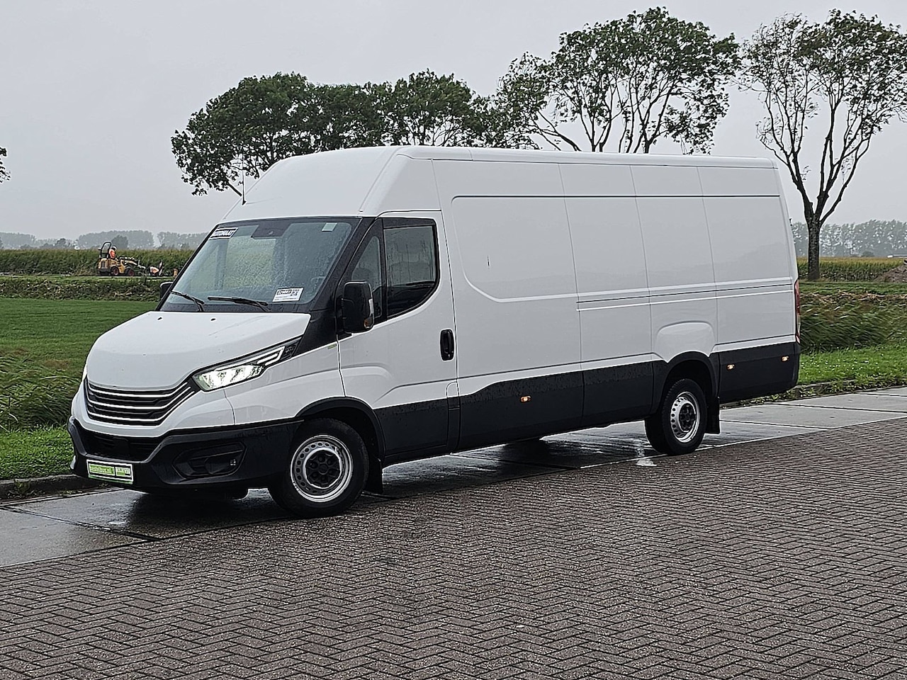 Iveco Daily - 35S18HV 3.0L 410 L4H2 Cruise control, Airco, Navi, Camera, Led, Climate Control - AutoWereld.nl