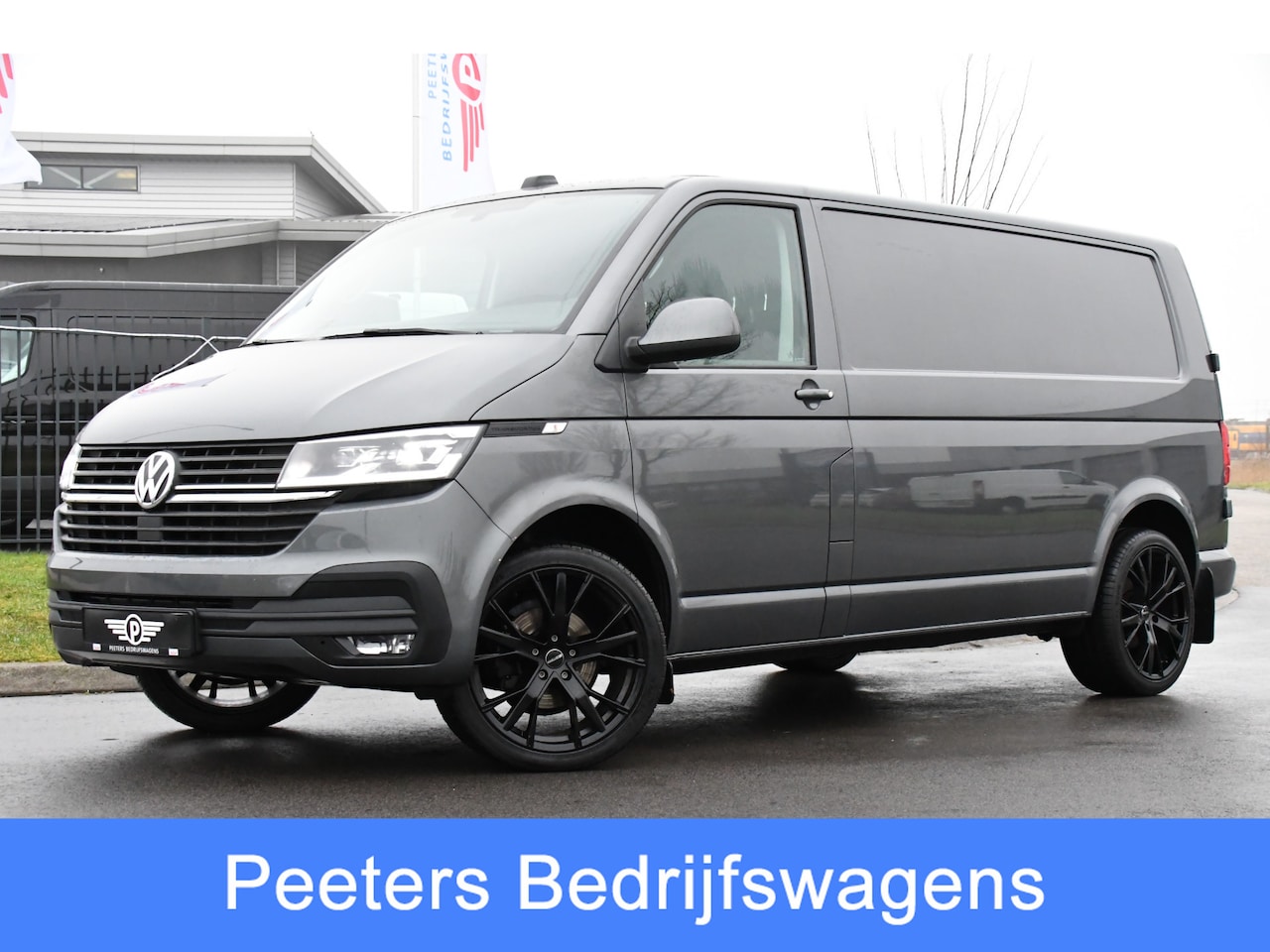 Volkswagen Transporter - 2.0 TDI L2H1 30 PB Edition Highline Adaptieve Cruise, LED, Sensoren, Carplay, 150PK, Autom - AutoWereld.nl