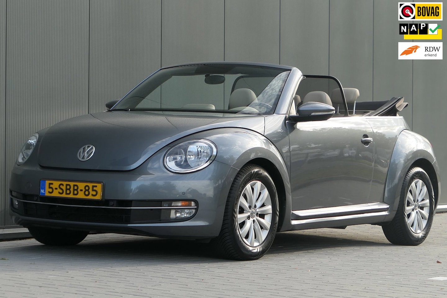 Volkswagen Beetle Cabriolet - 1.2 TSI Design BlueMotion NAP Leder Carplay Stoelverwarming - AutoWereld.nl
