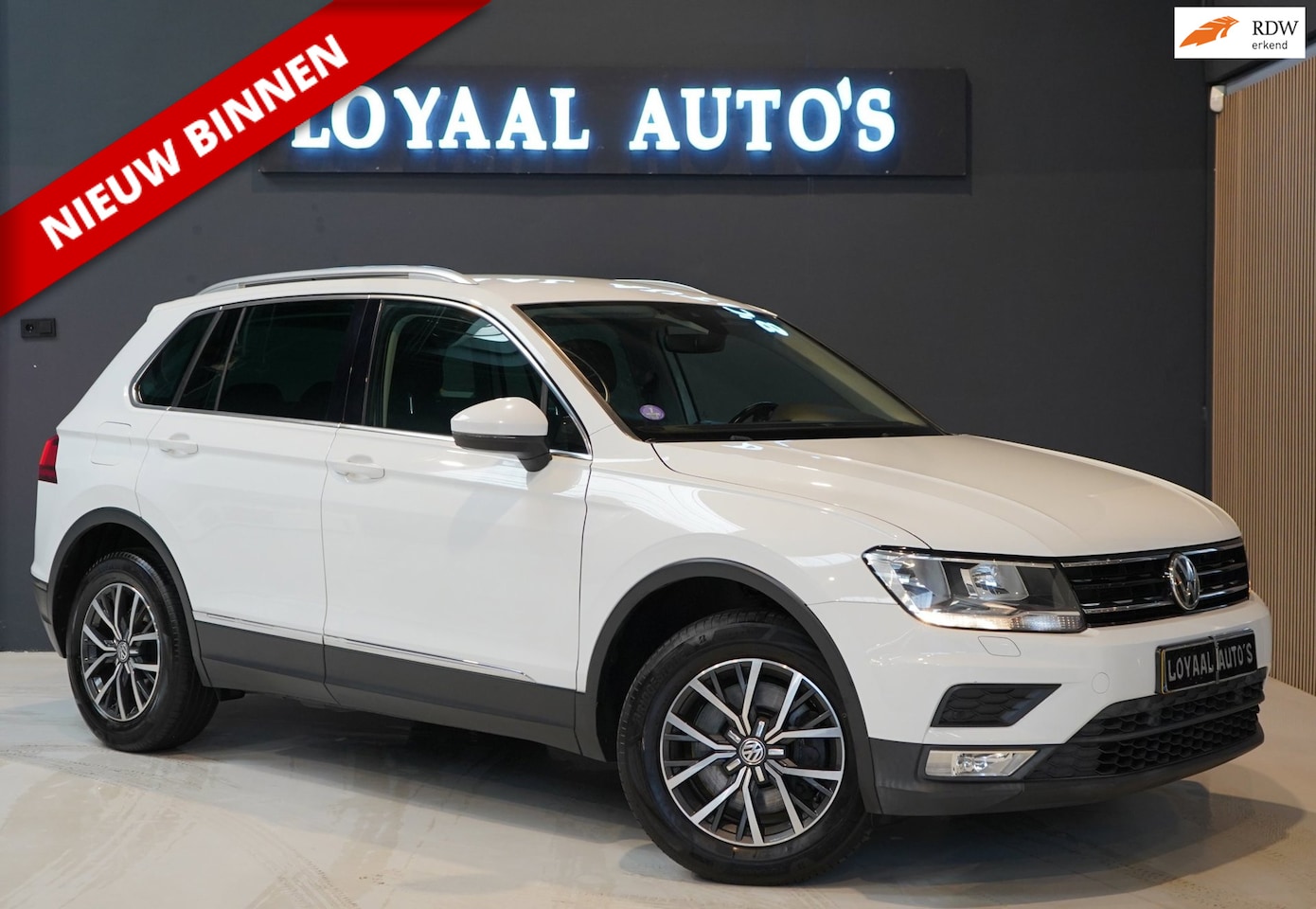 Volkswagen Tiguan - 2.0 TSI 4Motion Highline 4Motion Highline | AUTOMAAT | PANO | 360 CAMERA | TREKHAAK | PDC - AutoWereld.nl