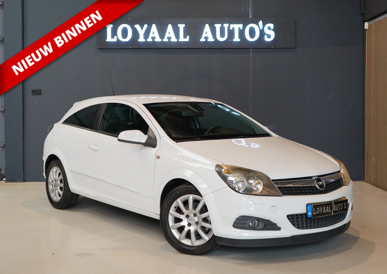 Opel Astra GTC - 1.4 Business | PDC | AIRCO | APK - AutoWereld.nl
