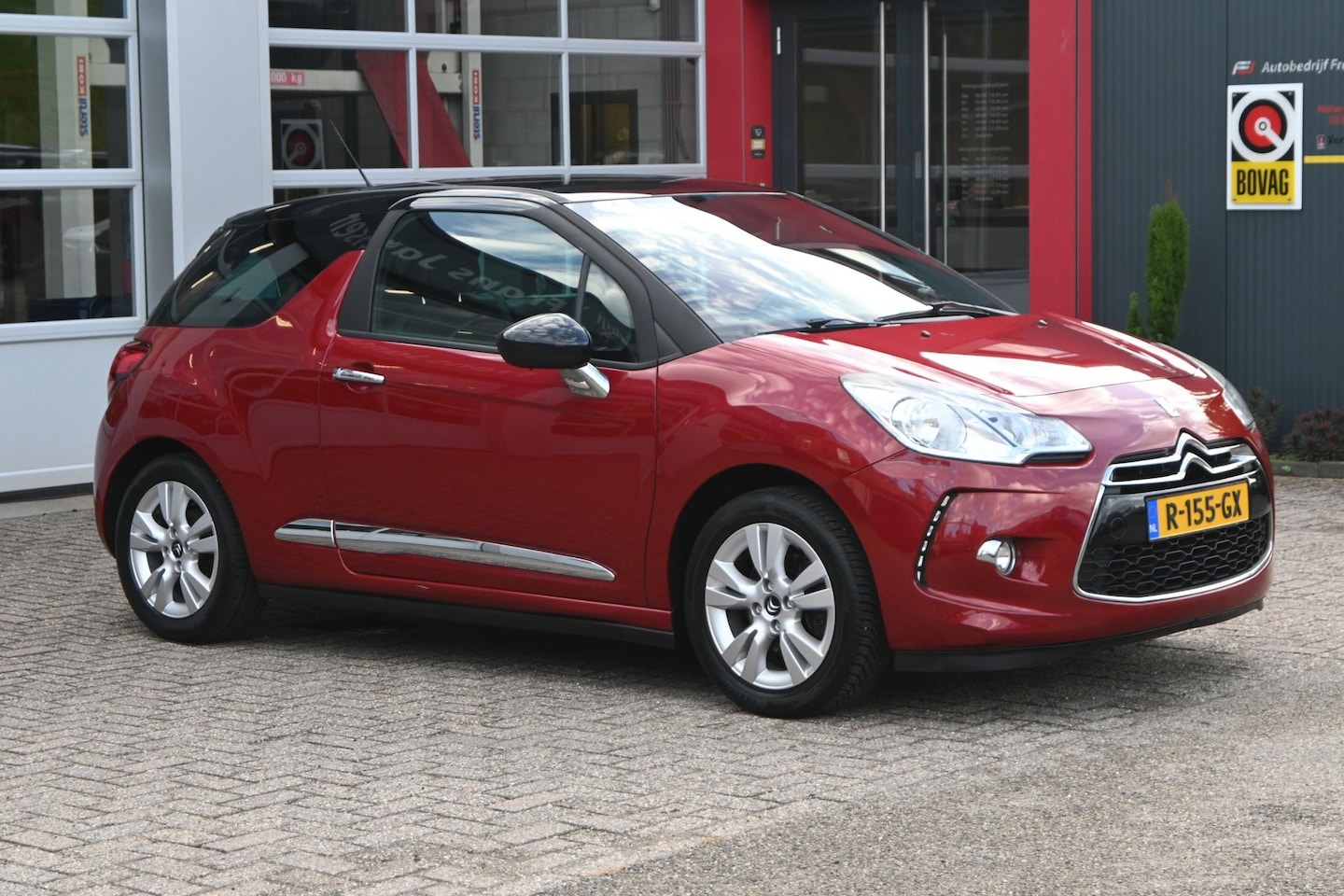 Citroën DS3 - 1.6 So Chic in Black 120pk | Navi | Climate | Cruise | LM-Velgen - AutoWereld.nl