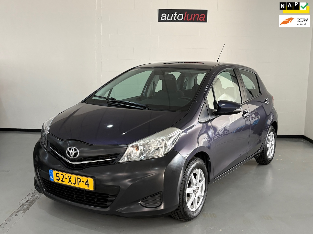 Toyota Yaris - 1.0 VVT-i Aspiration 1.0 VVT-i Aspiration - AutoWereld.nl