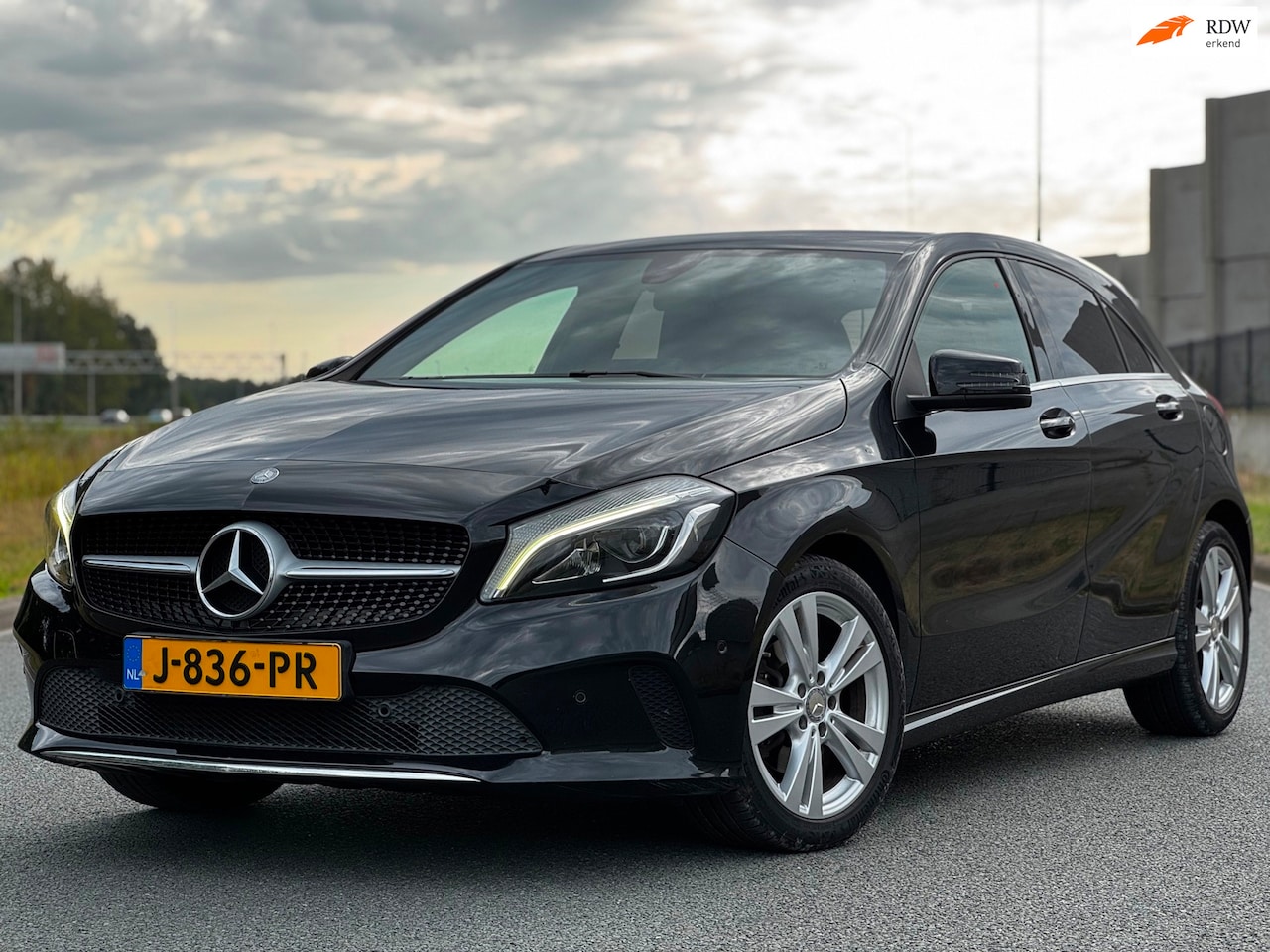 Mercedes-Benz A-klasse - 160 Business|XENON|6BAK|STOELVERW|PSENSOR|HALFLEDER - AutoWereld.nl