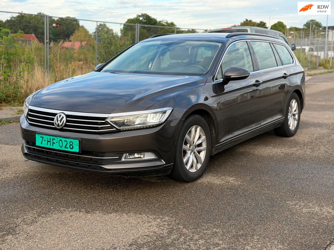 Volkswagen Passat Variant - 2.0 TDI Comfortline led EXPORT - AutoWereld.nl