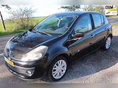 Renault Clio - 1.6-16V Dynamique Luxe // 5-drs //