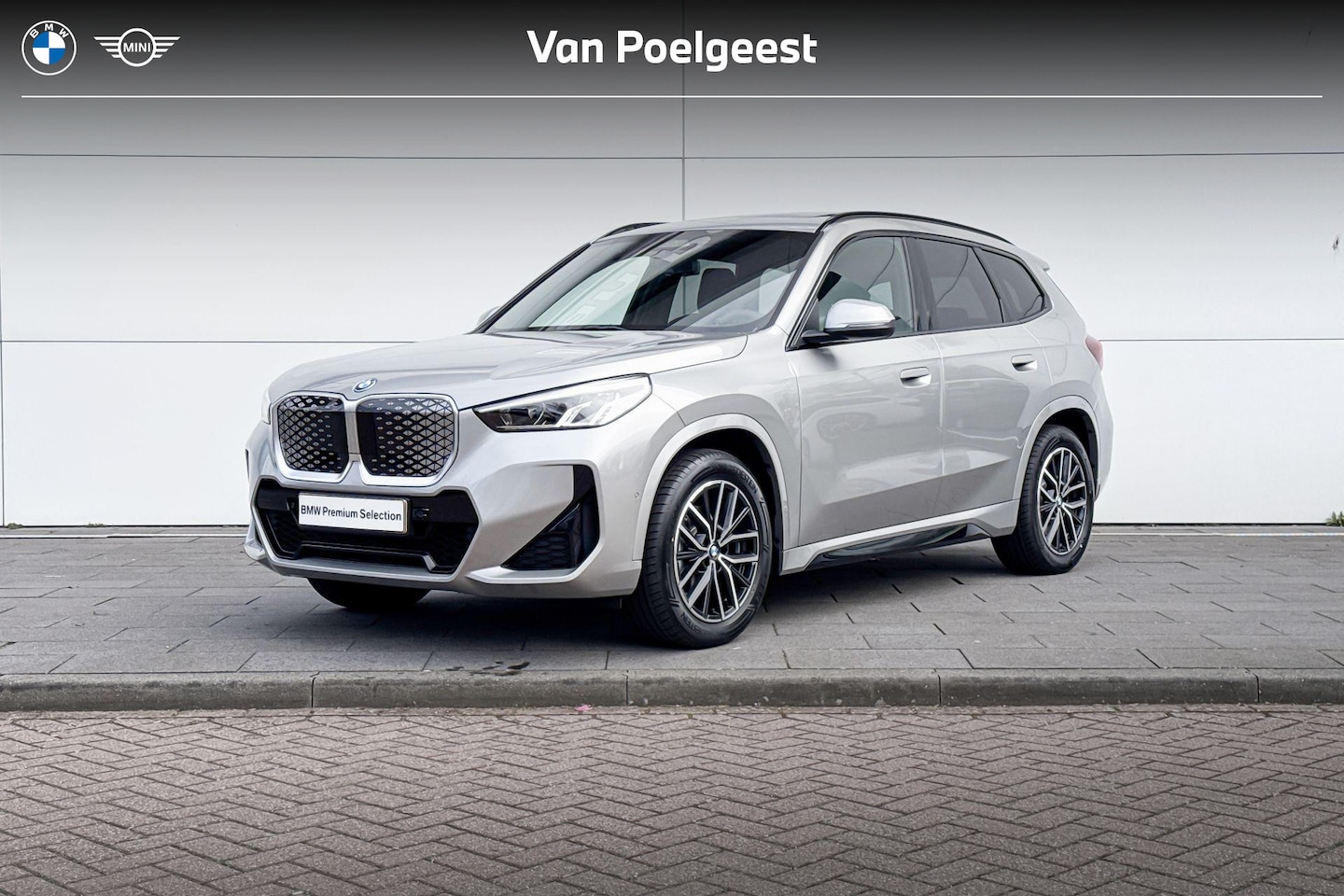 BMW iX1 - eDrive20 67 kWh M Sport Edition | M-Sport | Driving Assistant Plus| Glazen panoramadak - AutoWereld.nl
