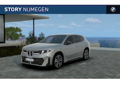 BMW iX3 - 40 eDrive M Sport / Panoramadak / M Sportstoelen / 3D Head-Up / Harman Kardon / Parking As