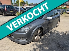 Opel Astra GTC - 1.6 Enjoy de bak maakt een bijgeluid