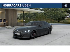BMW i4 - eDrive40 M Sport / Trekhaak / Schuif-kanteldak / Comfort Access / Adaptieve LED / Harman K