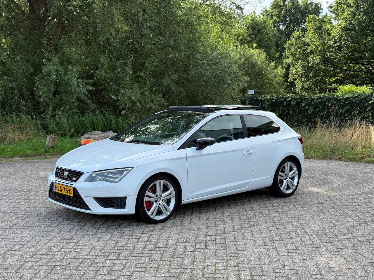 SEAT Leon SC - CUPRA 265PK I PANO I KLEPSYSTEM I PDC I VOLL ONDH I LED I CRUISE - AutoWereld.nl