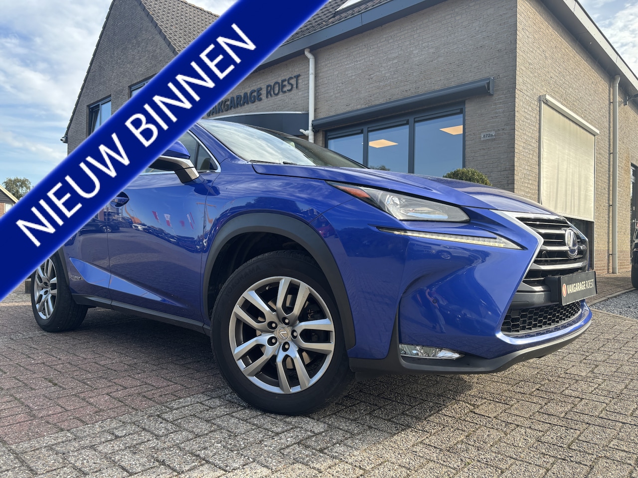 Lexus NX - 300 Hybrid AWD Luxury Line Automaat Trekhaak / Camera / Leder - AutoWereld.nl