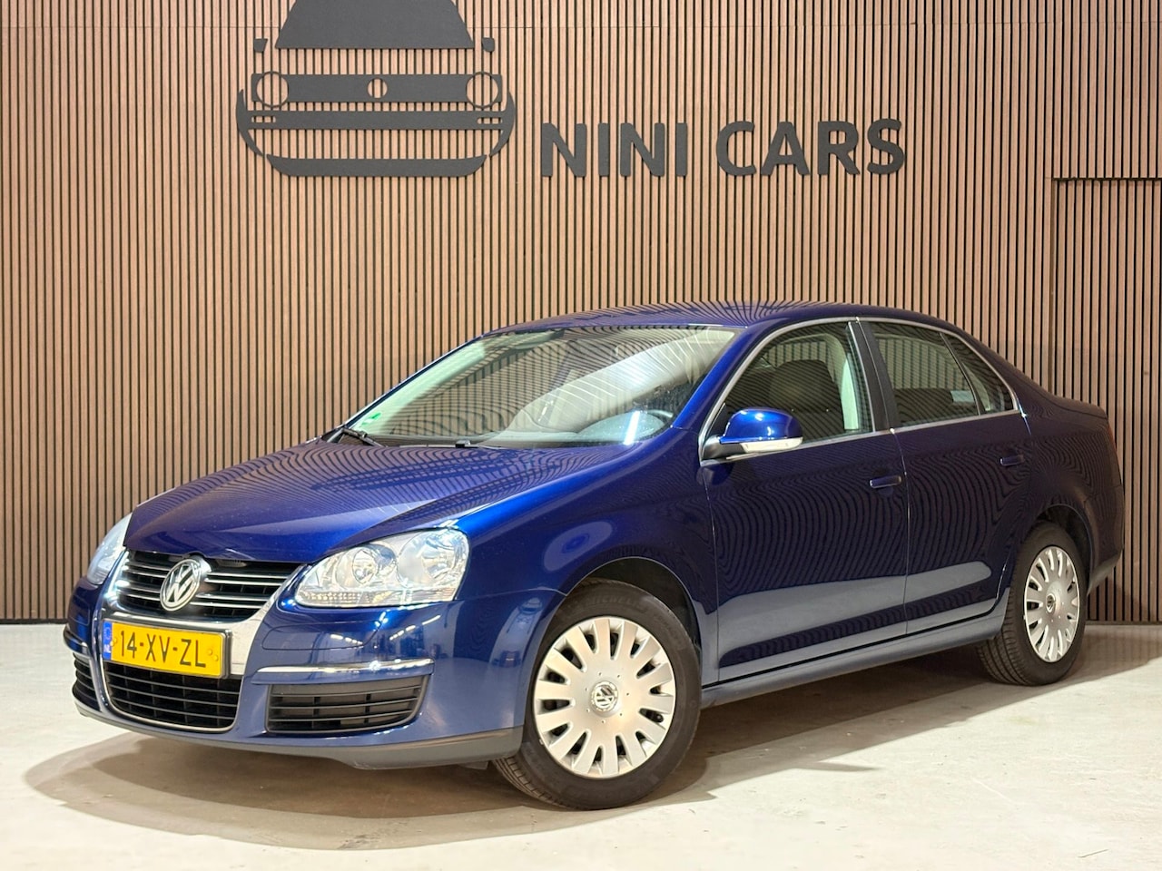 Volkswagen Jetta - 1.6 Comfortline cruise control bluetooth airco NAP dealer onderhouden - AutoWereld.nl