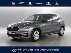 Skoda Fabia - 1.0 TSI 95pk Selection / Navigatie via App Connect / Parkeersensoren