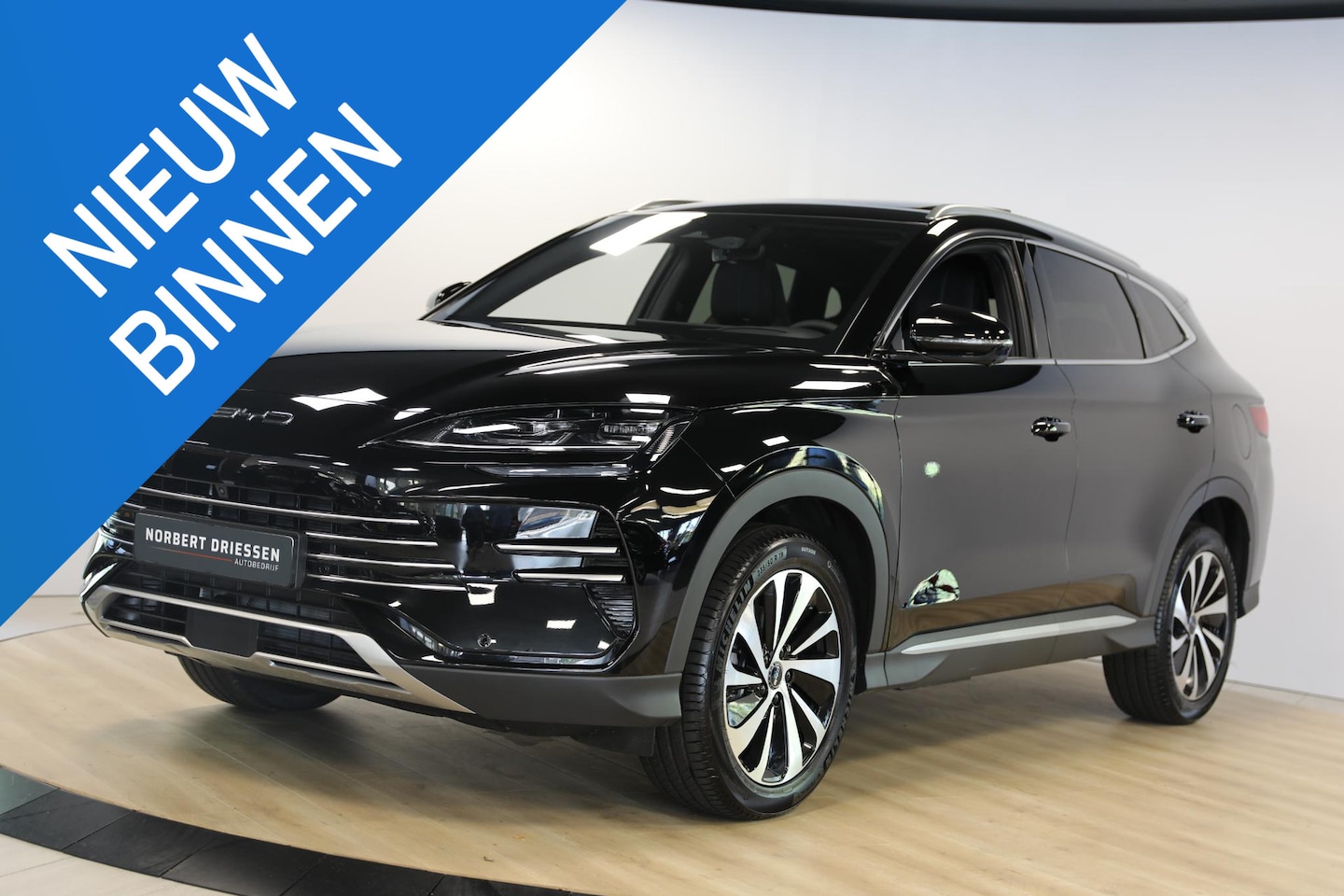BYD Seal U - 1.5 T DM-i AWD Design | Schuif- kanteldak | Leer | Full option - AutoWereld.nl