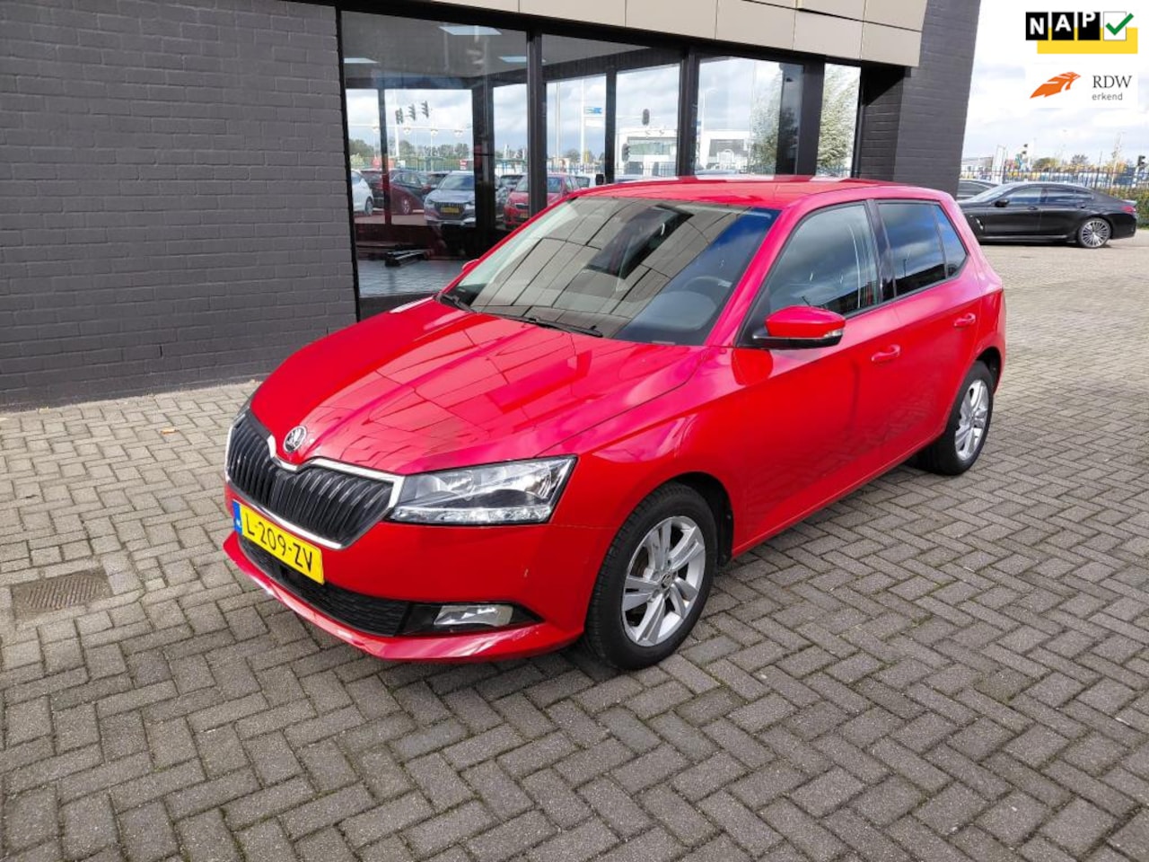 Skoda Fabia - 1.0 TSI Ambition 15 inch lm, scherm, extra ww glas, pdc - AutoWereld.nl