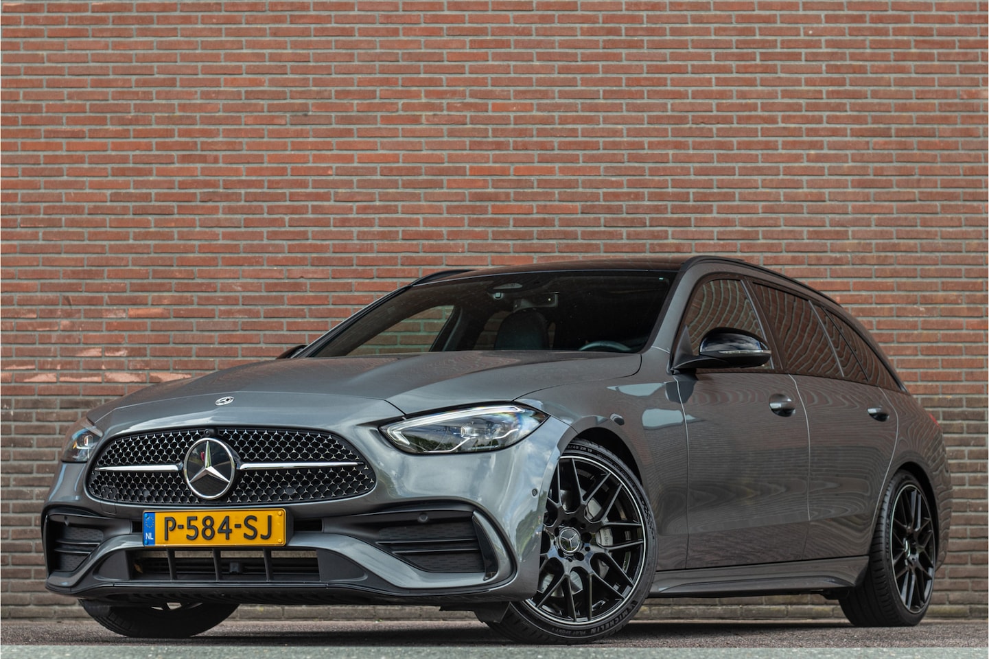 Mercedes-Benz C-klasse - 200 Launch Edition AMG Line 200 Launch Edition AMG Line, Origineel NL, Panoramadak, Trekhaak, Stoelverwarming, Carplay - AutoWereld.nl