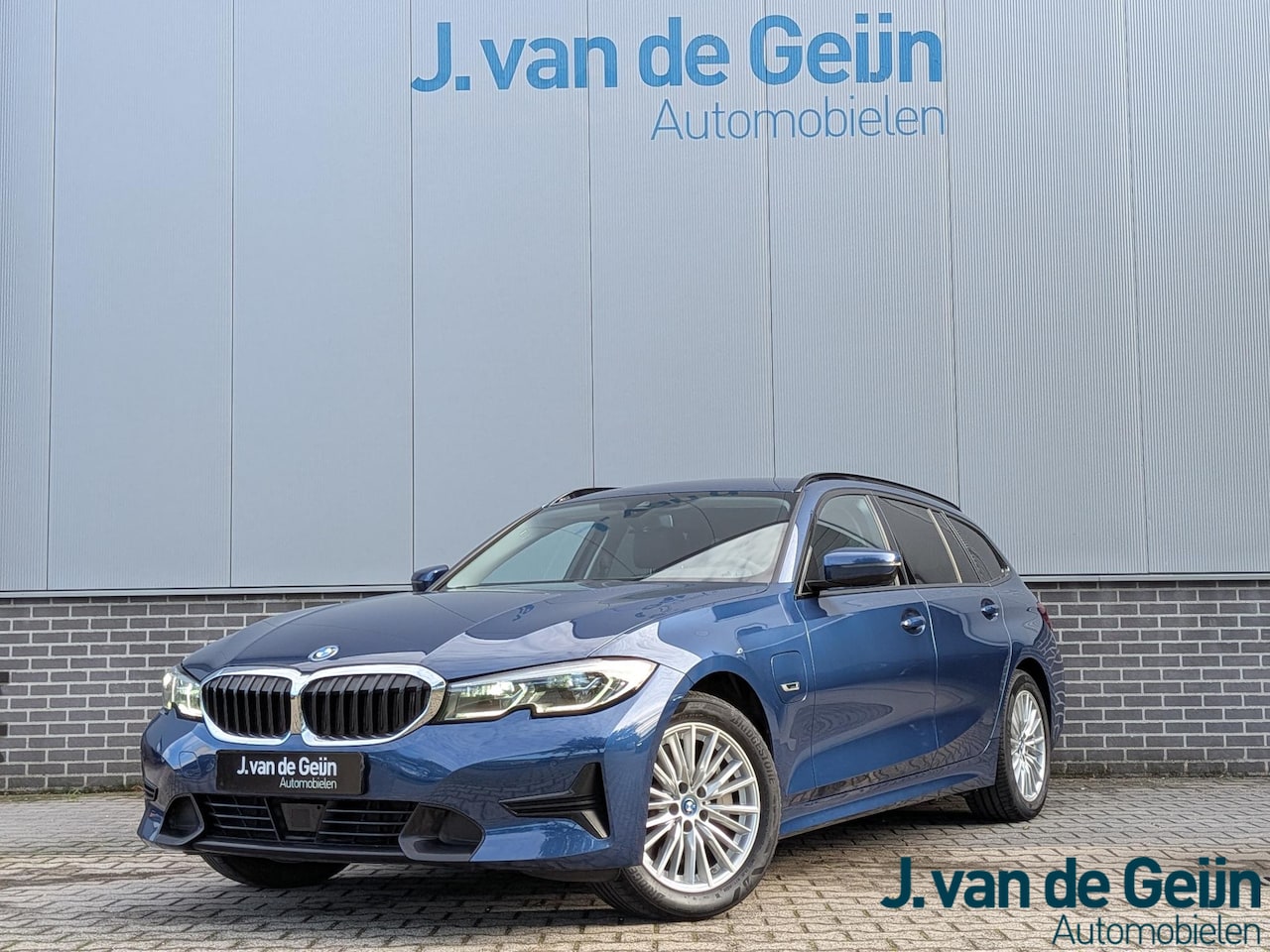 BMW 3-serie Touring - 330e Business Edition Plus | Trekhaak | HUD | Laser | Adap Cruise | Keyless - AutoWereld.nl