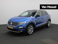 Volkswagen T-Roc - 1.0 TSI Style | PANORAMADAK | DIGITAAL DASHBOARD | PARKEERSENSOREN | NAVIGATIE | STOELVERW
