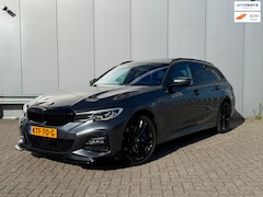 BMW 3-serie Touring - 330e xDrive High Executive | Panoramadak | M-Pakket | Elektrische voorstoelen | Head-up Di