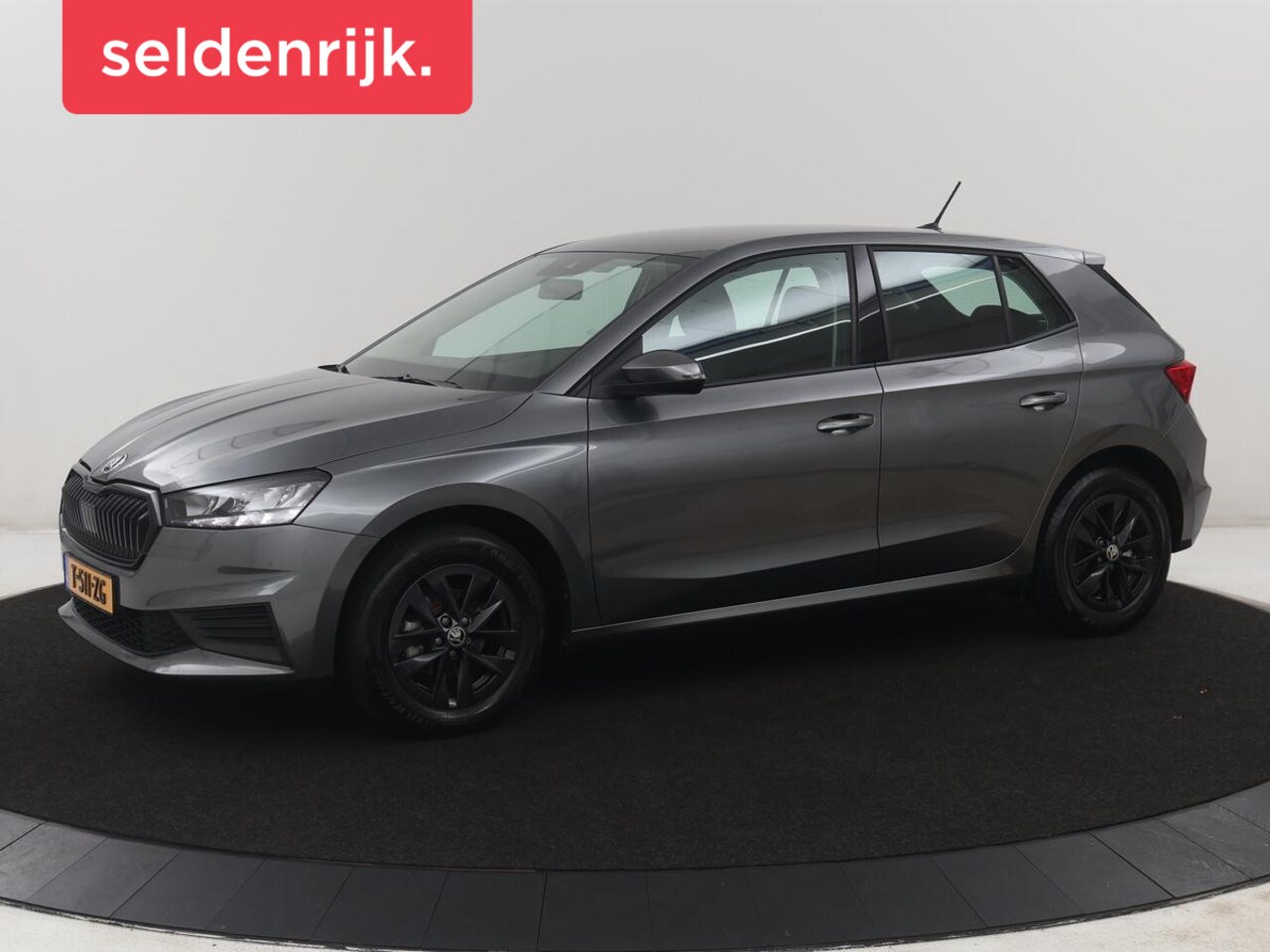 Skoda Fabia - 1.0 MPI Ambition | Black Line | Cruise control | Park assist | Lederen stuurwiel | Carplay - AutoWereld.nl