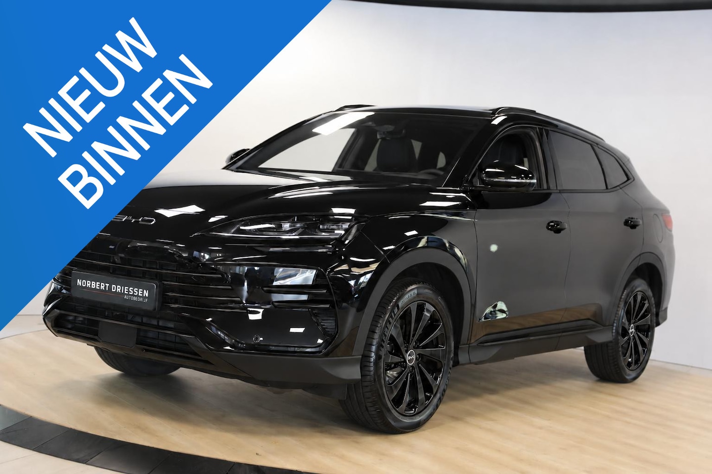 BYD Seal U - 1.5 T DM-i AWD Design | Schuif- kanteldak | Leer | Black Edition - AutoWereld.nl