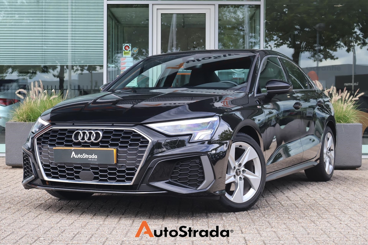 Audi A3 Limousine - 30 TFSI S-Line 110pk | Climate | Cruise | LED | Navigatie | Carplay | Virtual | - AutoWereld.nl