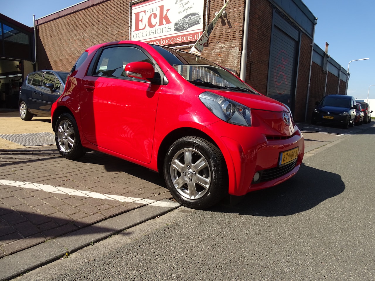 Toyota iQ - 1.0 VVTi Aspiration 1.0 VVTi Aspiration - AutoWereld.nl
