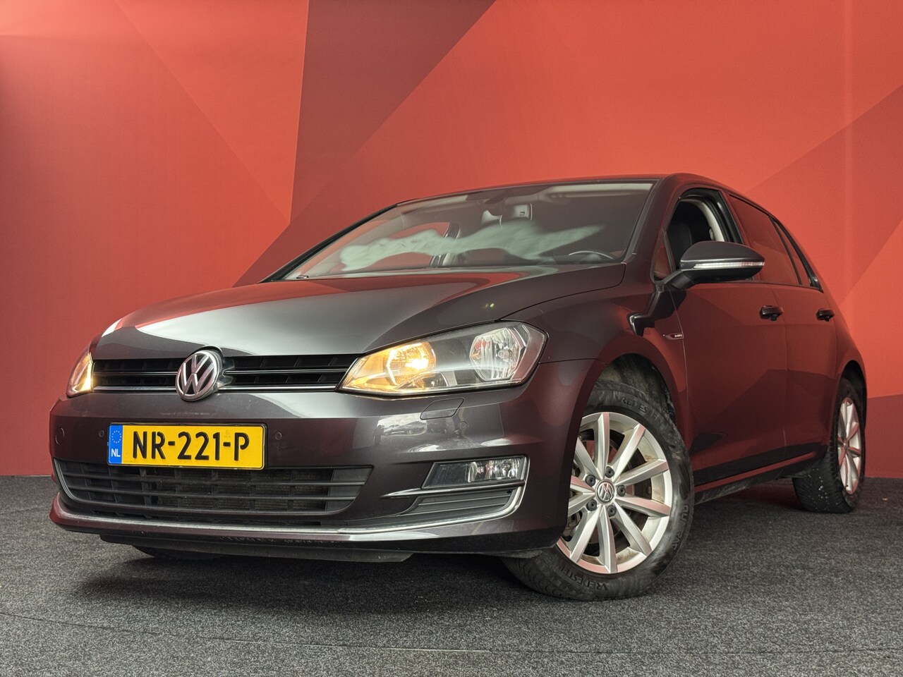 Volkswagen Golf - 1.6 TDI Connected Series | Nieuw Binnen | Navigatie | Cruise Control | PDC | - AutoWereld.nl