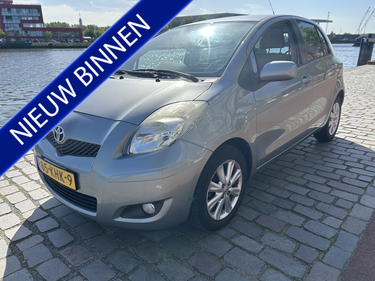 Toyota Yaris - 1.3 VVTi Executive 5 deurs airco/ecc navigatie - AutoWereld.nl