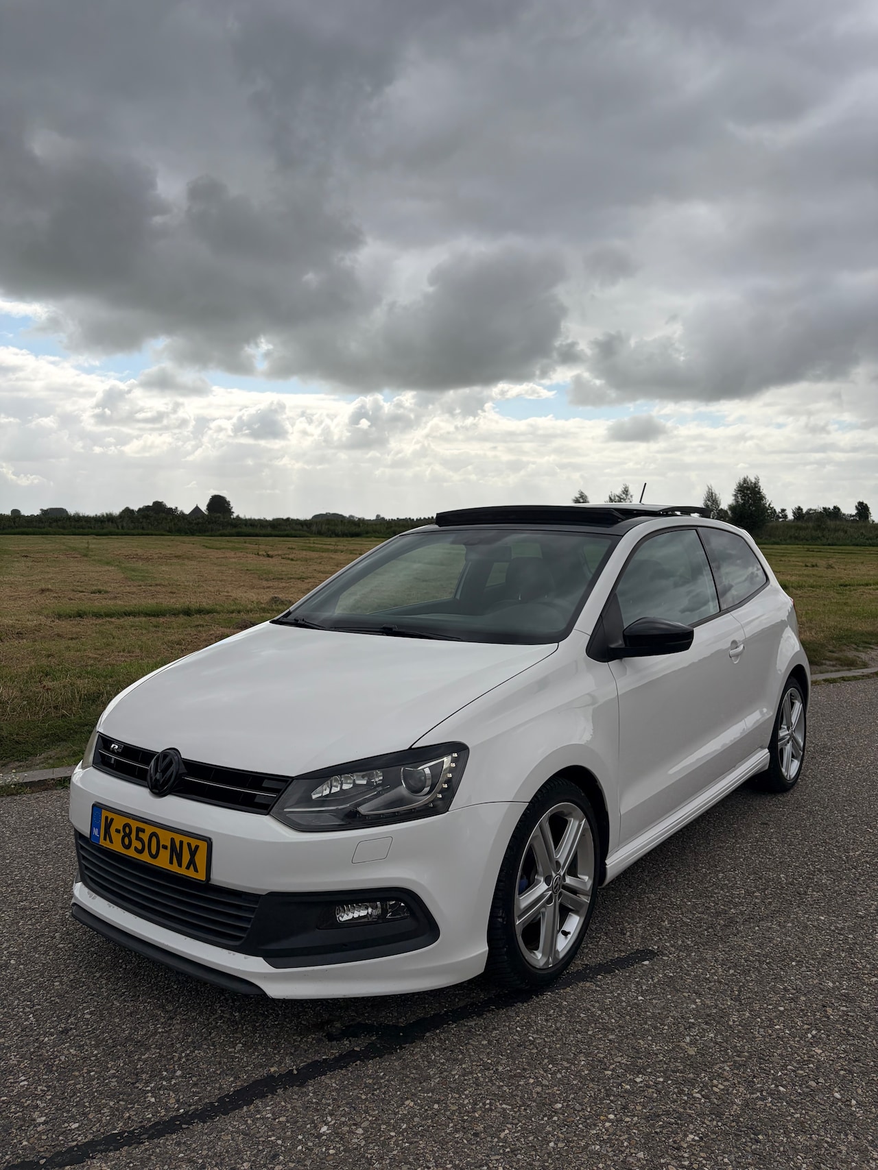 Volkswagen Polo - 1.2 TSI Highline R-Line - AutoWereld.nl