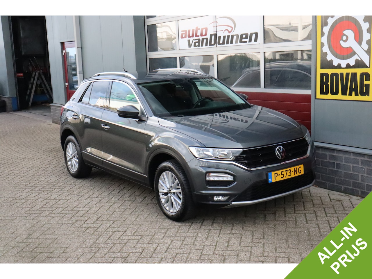 Volkswagen T-Roc - 1.0 TSI Style Business O.a: Trekhaak, PDC, ACC, Clima, Navi, Camera, Etc. All-in prijs! - AutoWereld.nl