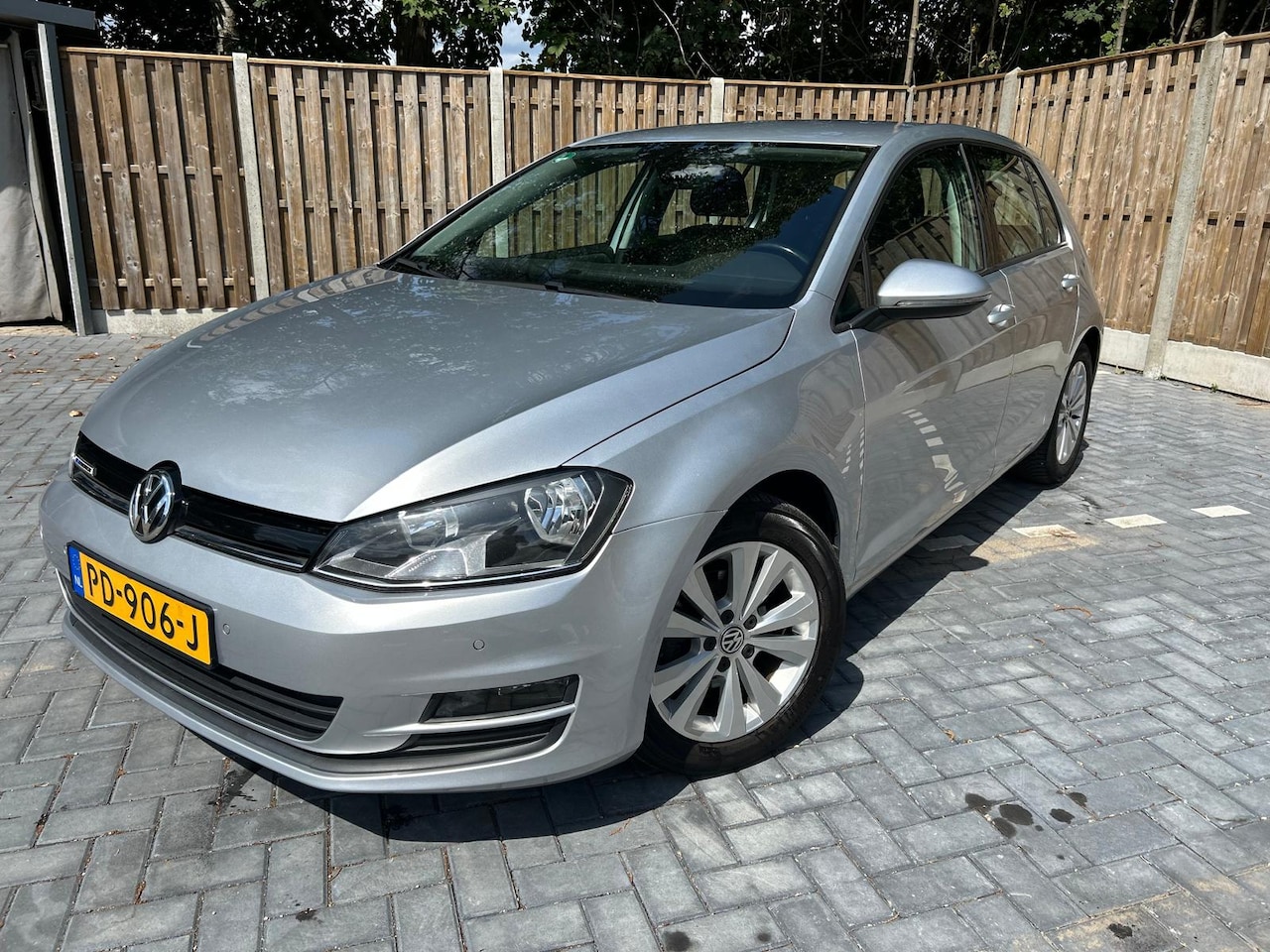 Volkswagen Golf - 1.0 TSI Comfortline - AutoWereld.nl