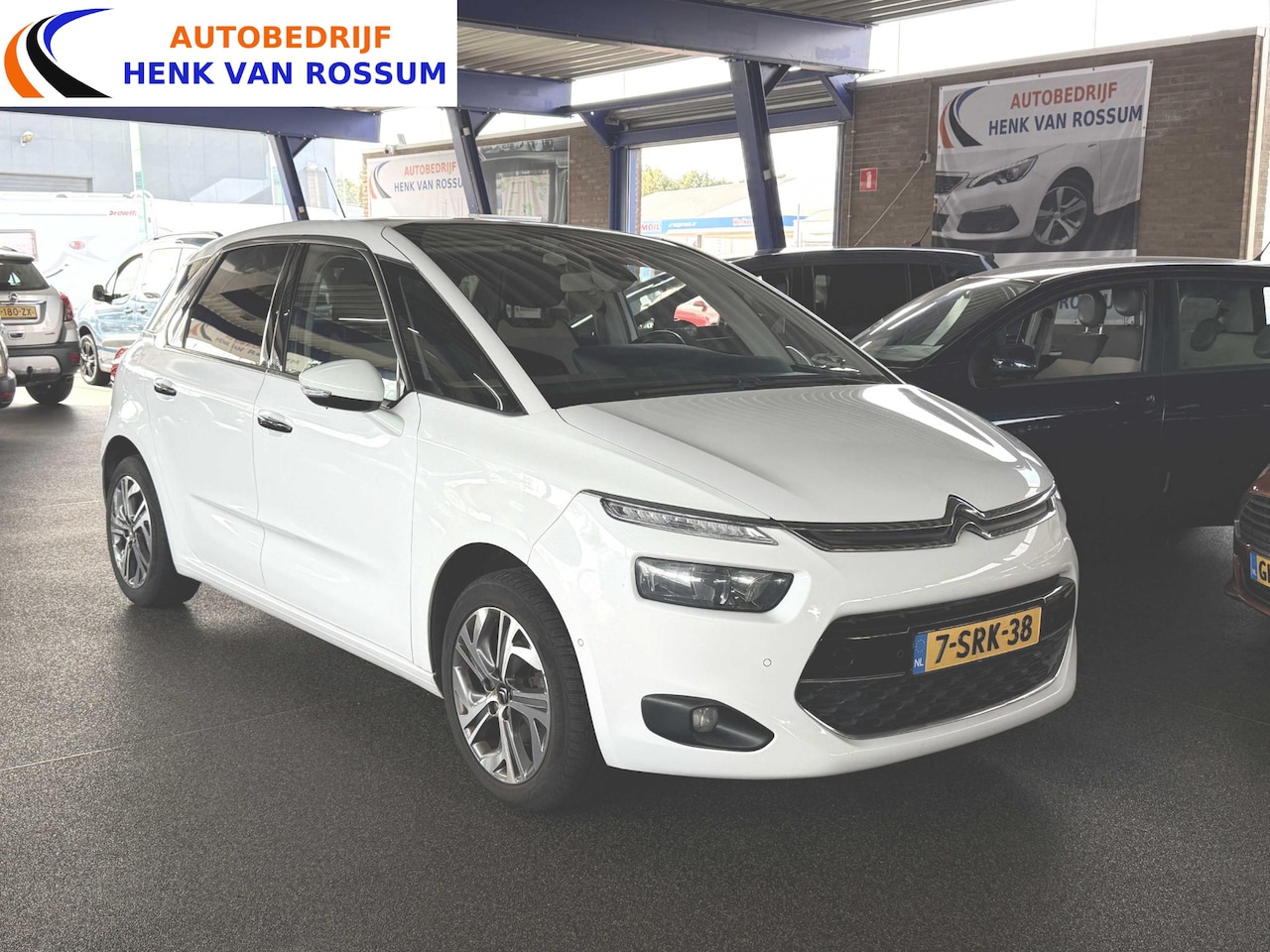 Citroën C4 Picasso - 1.6 THP Intensive Trekhaak | Navi | PDC voor en achter | Camera | Nap - AutoWereld.nl