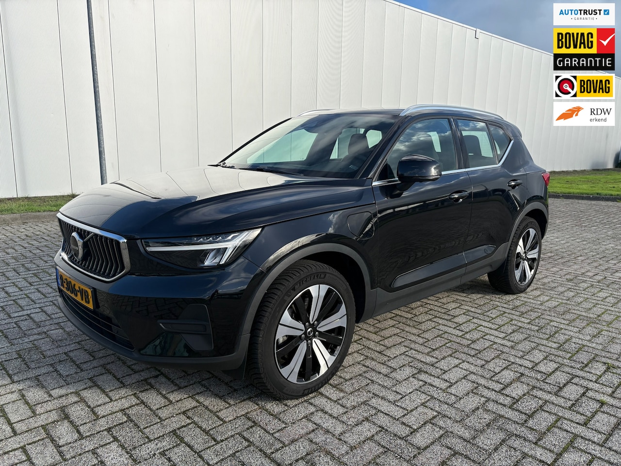 Volvo XC40 - 1.5 T4 Plug-in hybrid Core Bright , Stoel- Stuurverwarming, Rondomzicht camera, Tekhaak - AutoWereld.nl