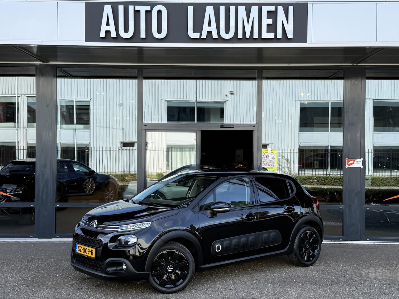 Citroën C3 - 1.2 PureTech S&S Shine 110 PK 5-Deurs Navi Camera 17 Inch Carplay Rijstrook Clima PDC - AutoWereld.nl