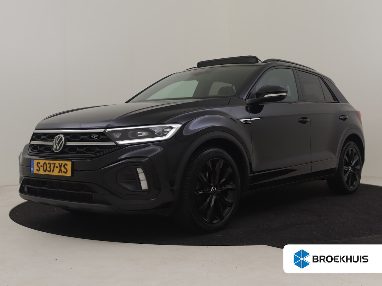 Volkswagen T-Roc - 1.5 TSI R-Line 150 PK DSG/AUTO | Elektr glazen pano-dak | Achteruitrijcamera | Cruise cont - AutoWereld.nl