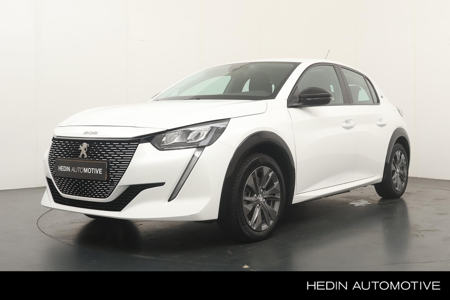 Peugeot e-208 - EV Active Pack 50 kWh | All Season Banden | Apple Carplay/Android Auto | Parkeersensoren | - AutoWereld.nl