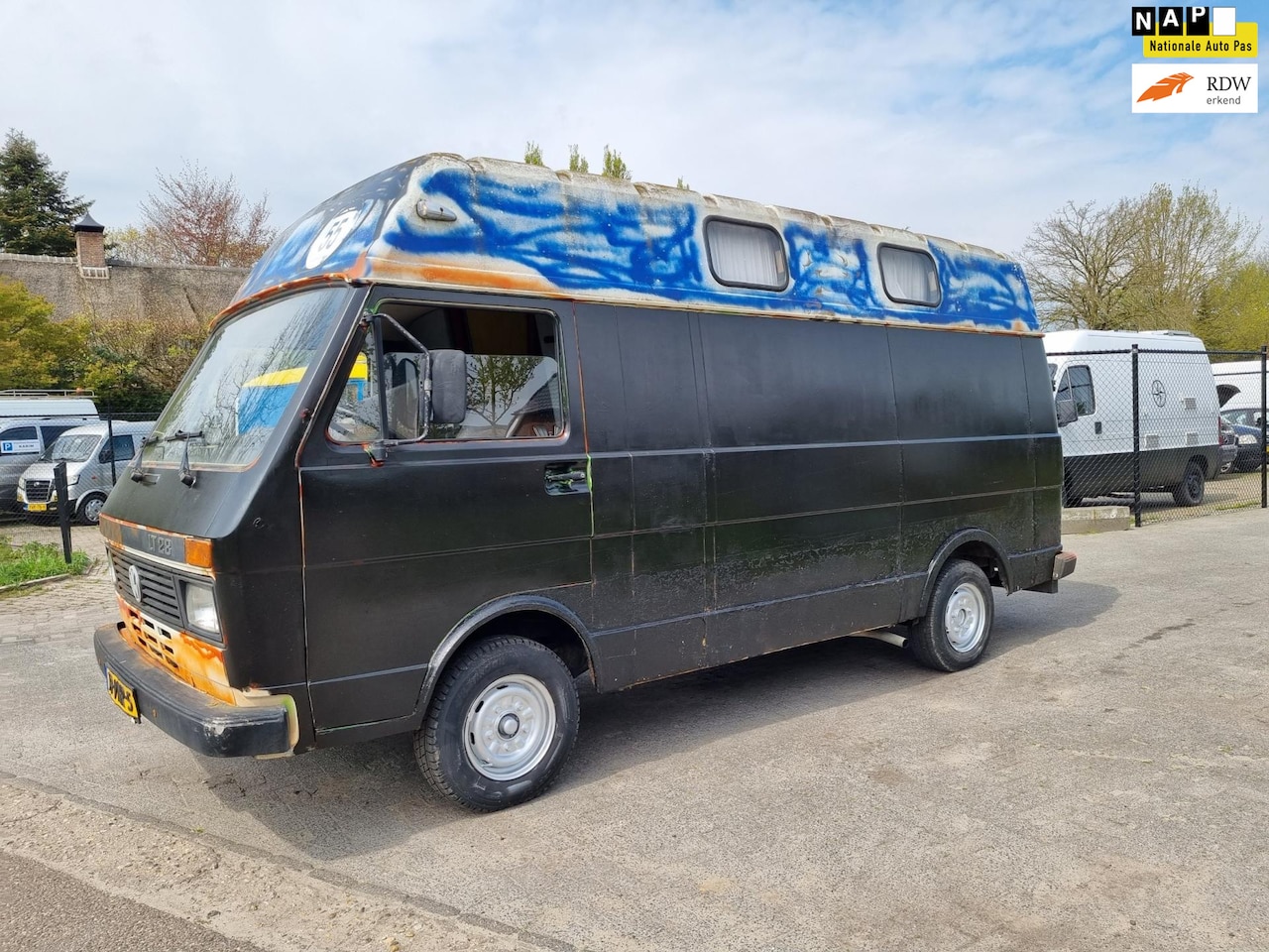 Volkswagen LT 35 - LT35 2.4 DIESEL LONG HIGH CLEAN CAR - AutoWereld.nl