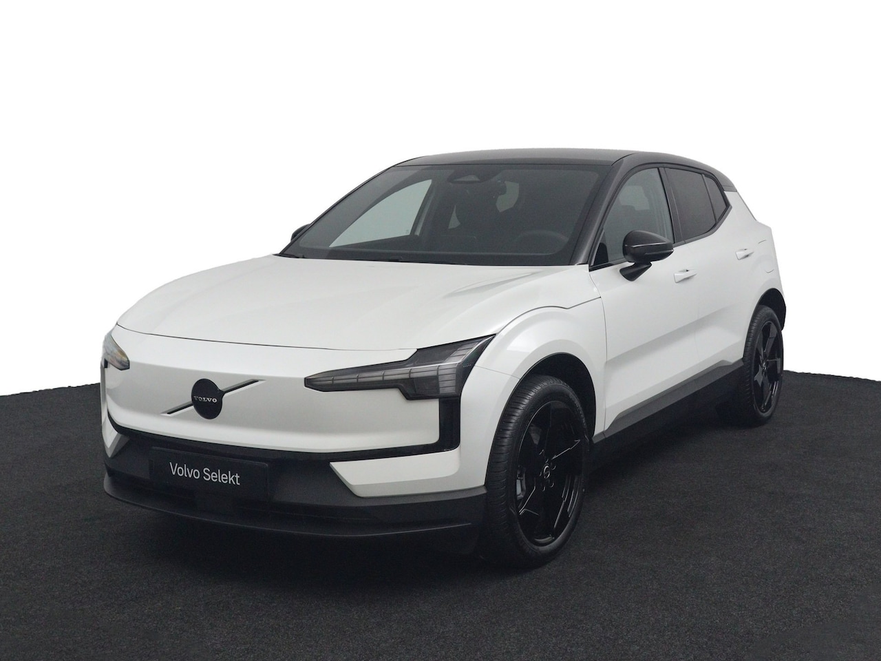 Volvo EX30 - P5 Long Range Plus Black Edition Europa 69 kWh | Direct Beschikbaar | Elektrische Stoelen - AutoWereld.nl
