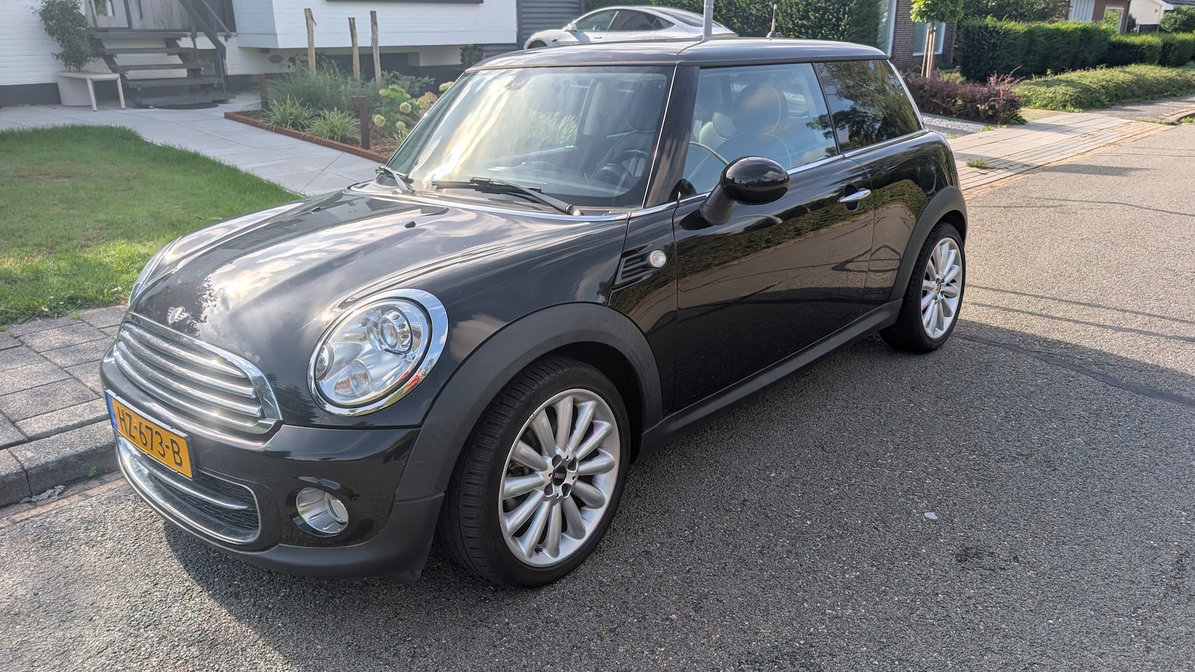 MINI 3-Deurs - 1.6 Cooper MINI Cooper 1.6 122PK Leer/Airco/Navi/Bluetooth etc. - AutoWereld.nl