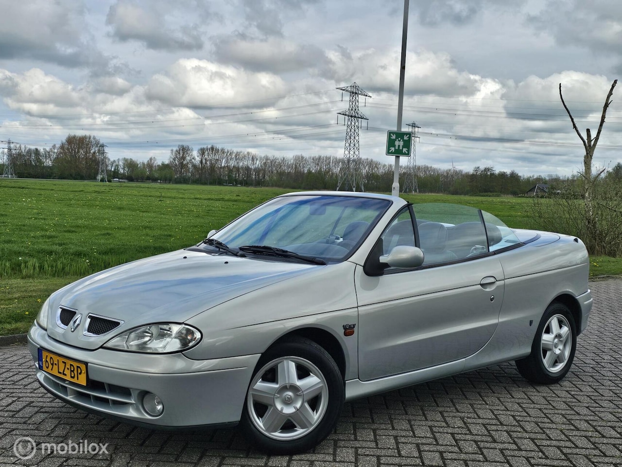 Renault Mégane Cabrio - 1.6-16V APK 07-2027! - AutoWereld.nl