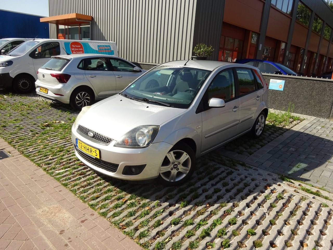 Ford Fiesta - 5BEBKB MET JAAR APK - AutoWereld.nl