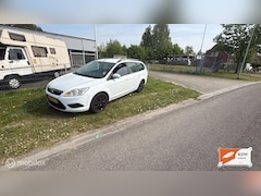 Ford Focus Wagon - 1.6 Trend
