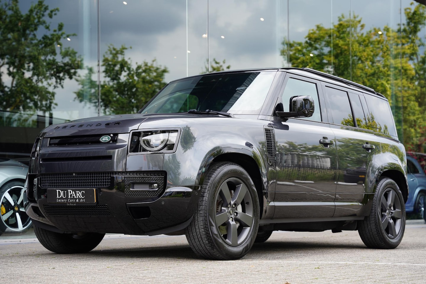 Land Rover Defender 110 - P300 E X-Dynamic HSE / Meridian / Elek. Trekhaak / Stoel Koeling - AutoWereld.nl