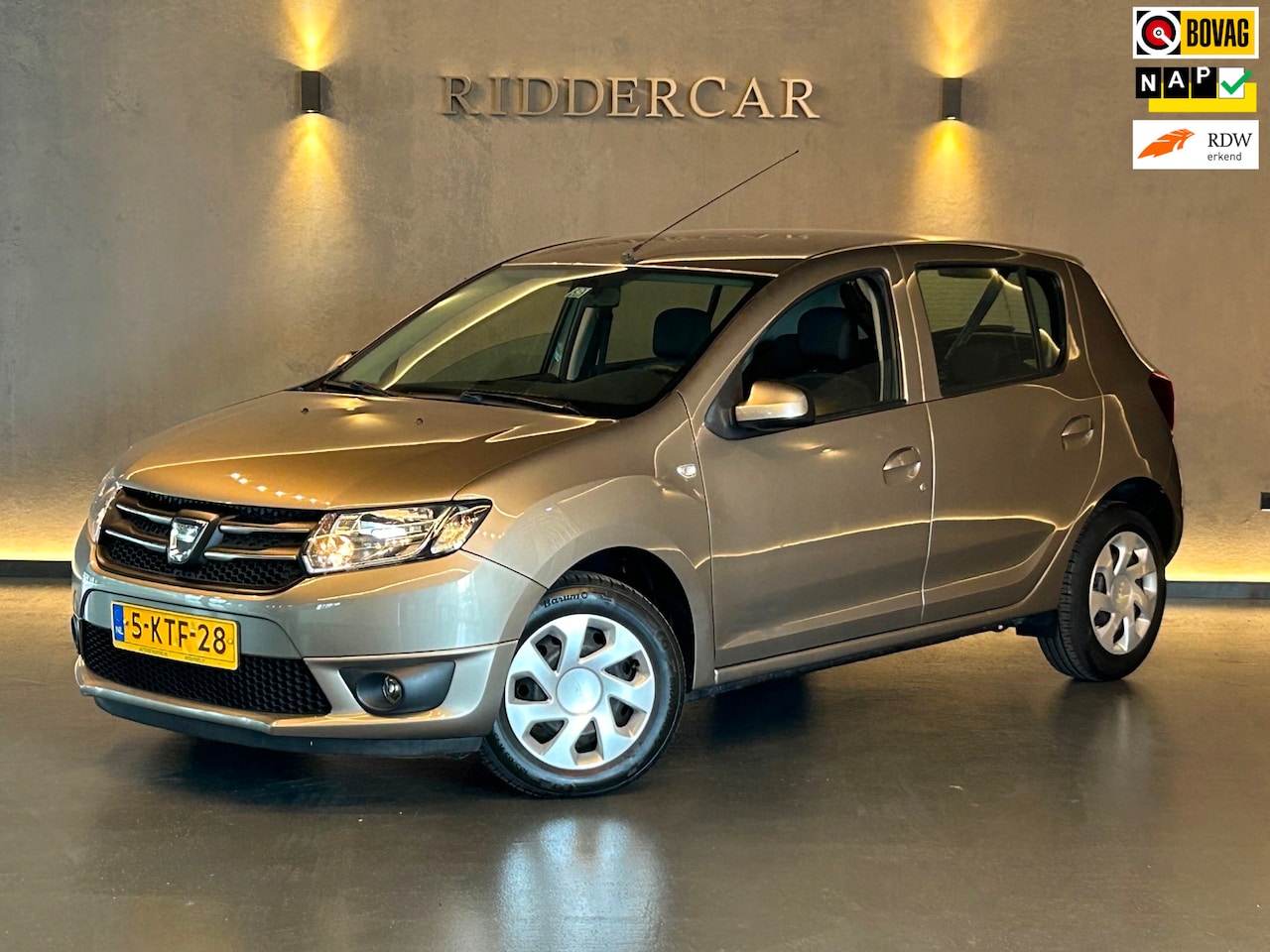 Dacia Sandero - 0.9 TCe Lauréate|2E EIG|NAP|NAVI|APK04-27|TREKHAAK|AIRCO| - AutoWereld.nl