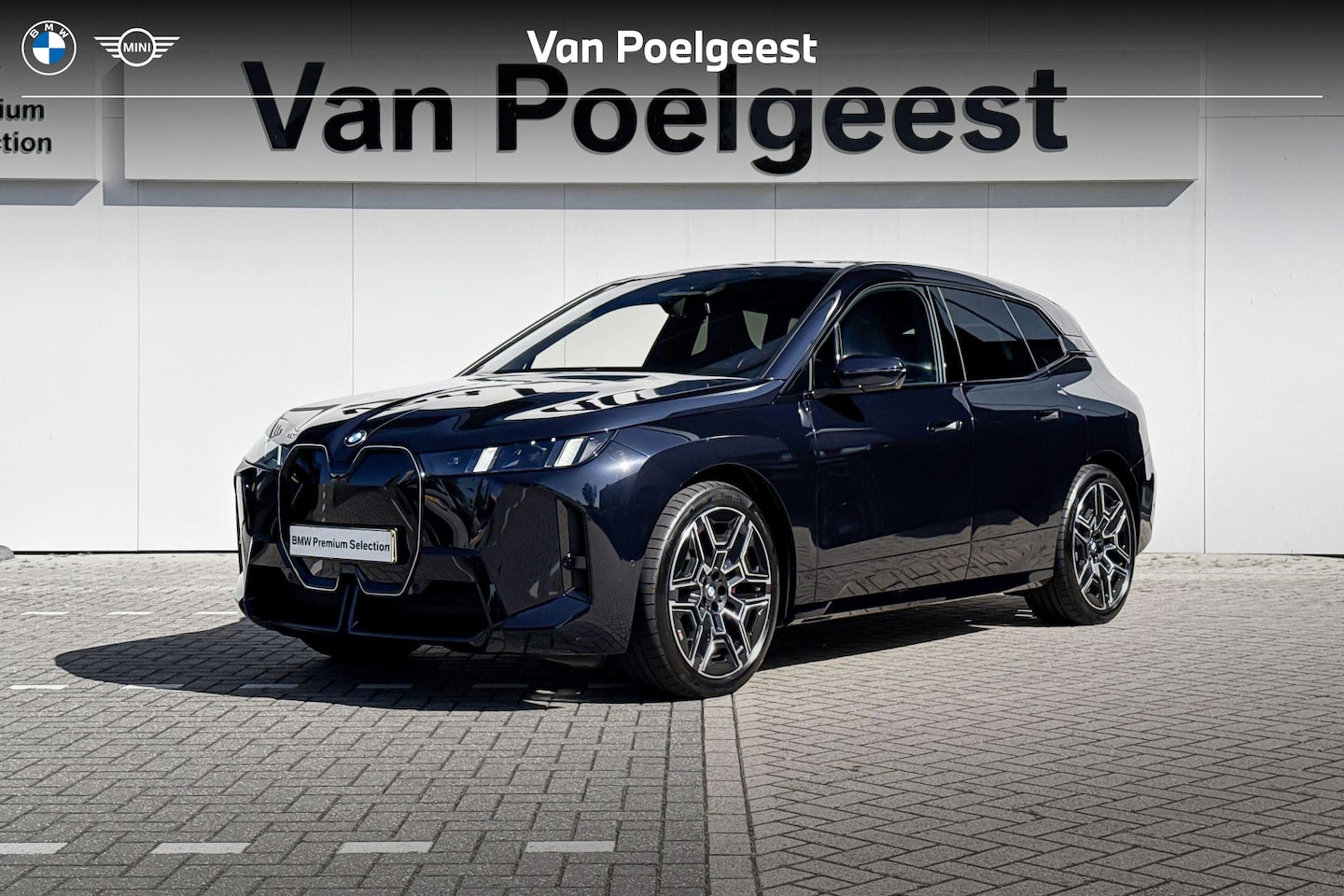 BMW iX - xDrive60 | 112 kWh | M Sport | Panoramadak | Driving Assistant Professional | - AutoWereld.nl